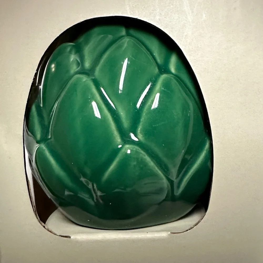 Artichoke Salt N Pepper Shakers - Ceramic Kitchen Set